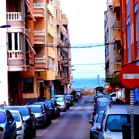 Modern Apartment 3Mins Walk To Playa Del Cura Beach تورّيفيِخا المظهر الخارجي الصورة